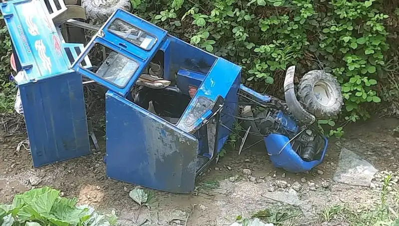 Kontrolden Çıkan Pat Pat Aracının Dereye Devrilmesi: İki Yaralı