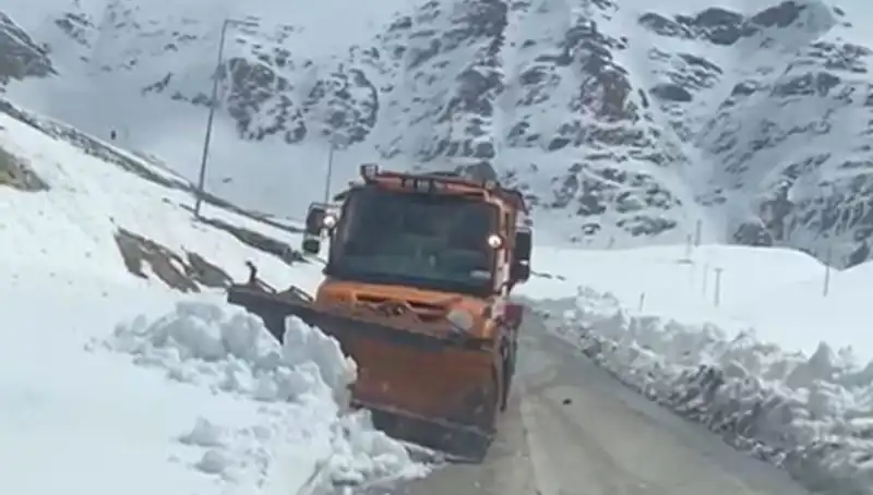 Kar Engellerini Aşan Doğa Harikası: Beş Ay Sonra Yeniden Açıldı!