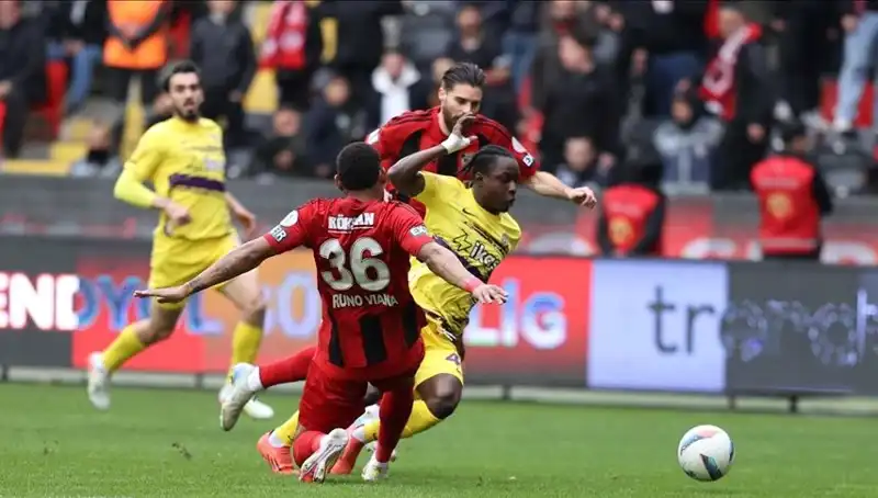 Milli Ara Sonrası Süper Lig Yeniden Başlıyor: Heyecan Dolu Maç Haftası