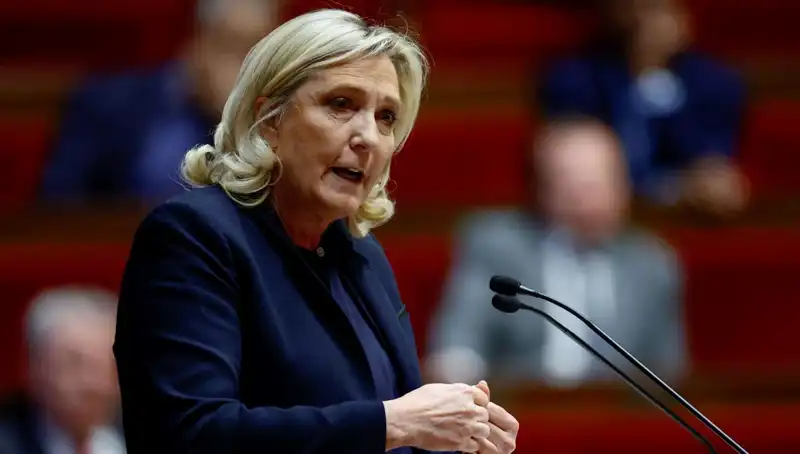 Le Pen için kritik gün: Suçlu bulunursa siyaseten elenecek mi?