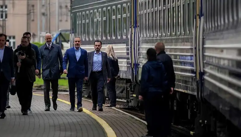 Dışişleri Bakanı Fidan’dan Ukrayna’ya Stratejik Ziyaret: Yeni Dönem Başlıyor!