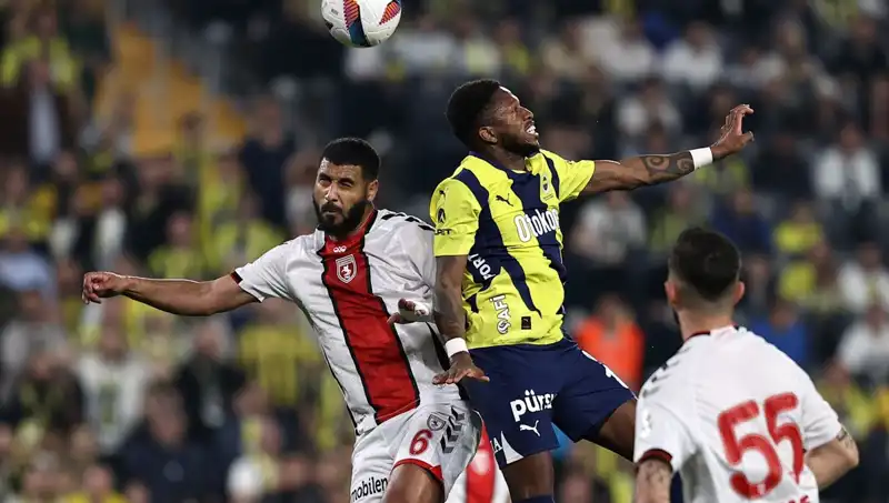 Fenerbahçe’de Uyum Nasıl Bozuldu? Spor Yazarlarının Çarpıcı Değerlendirmeleri