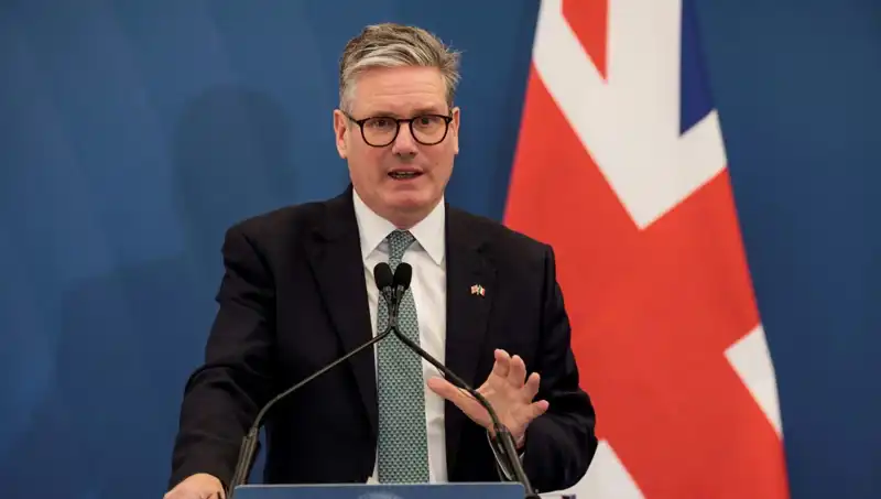 İngiltere Başbakanı Starmer, Yeni Hükümet Kadrosunu Açıklıyor: David Lammy Yardımcı Olacak