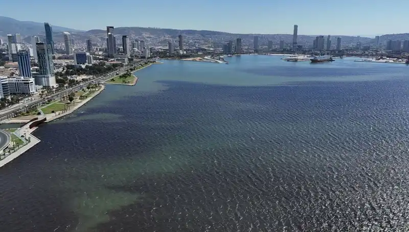 İzmir Körfezi'nde Kötü Koku Sorunu: Son Günlerde Neden Artış Gösterdi?