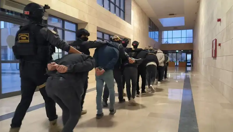 Türkiye Genelinde DAEŞ'e Yönelik Dev Operasyon: 298 Gözaltı Gerçekleşti