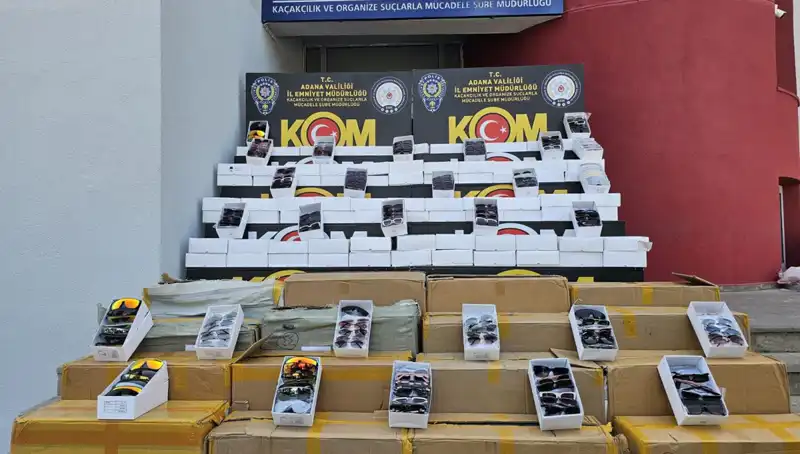 Adana’da Operasyon: 12 Bin Kaçak Güneş Gözlüğü Ele Geçirildi!